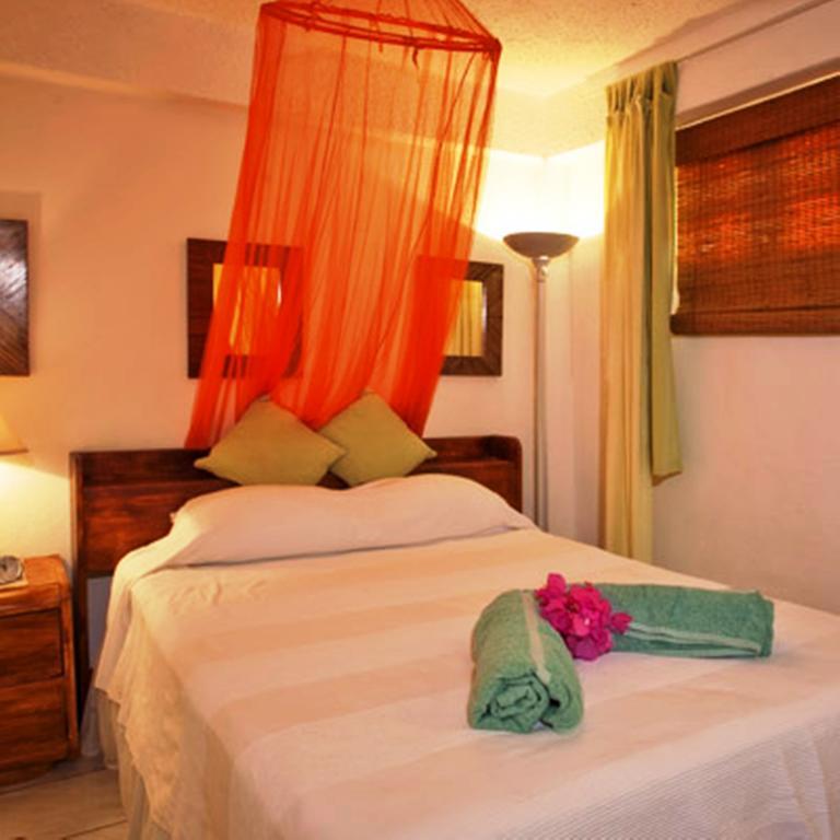 Villa Capri Cap Estate Room photo